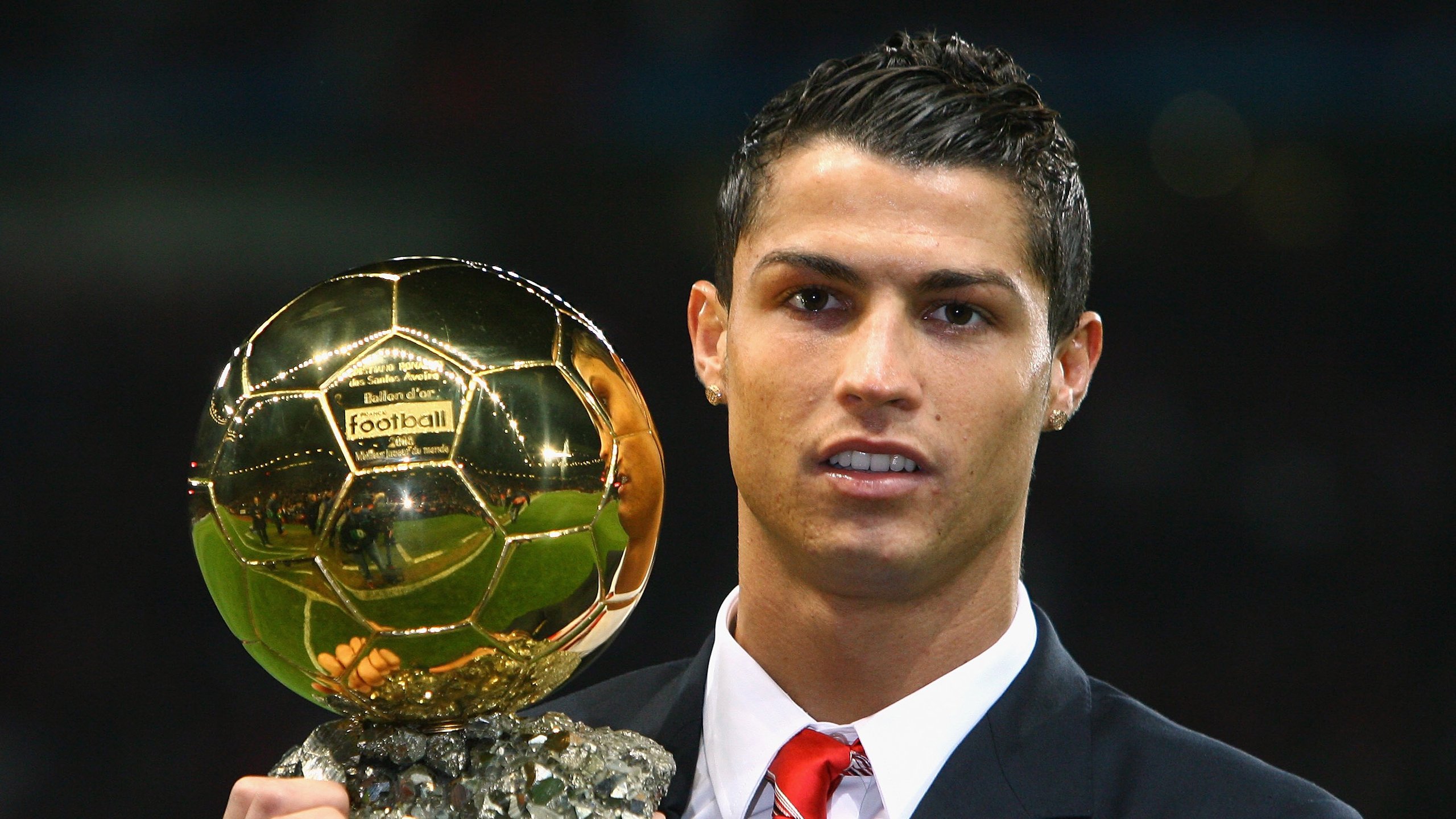 《电竞行业的“隐形冠军”：幕后力量崛起》，电竞幕后工作人员